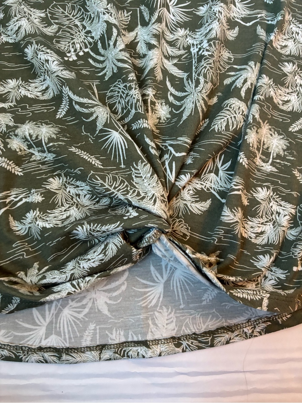 Women’s TRUSELF Tropical T Shirt Medium - Picture 2 of 8